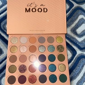 BNIB Colourpop its a mood eyeshadow palette